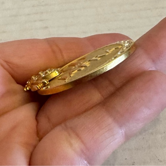 Jafra Gold Brooch with Crystal Accents - Picture 5 of 16